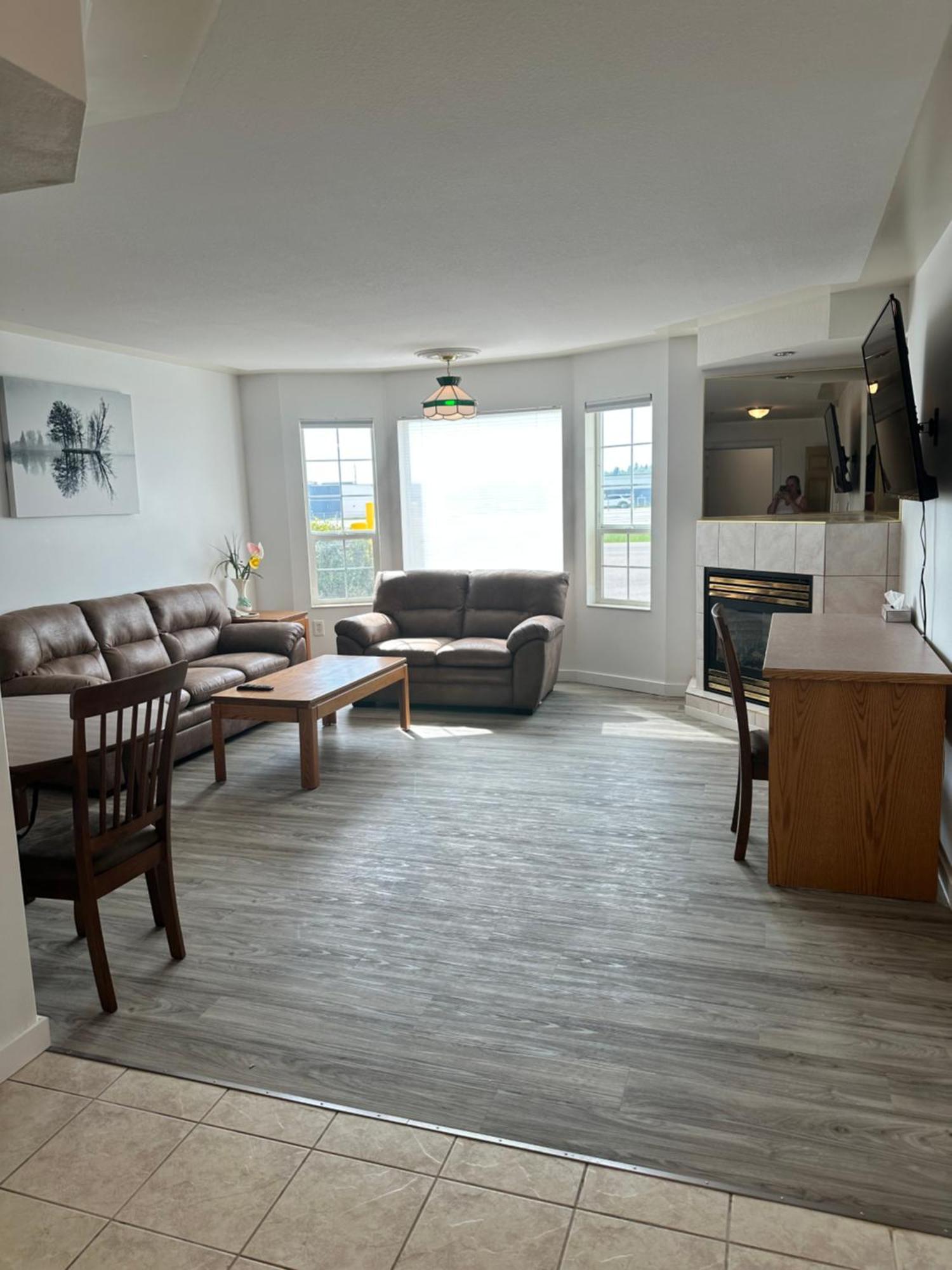 Western Budget Motel East Red Deer Exterior photo