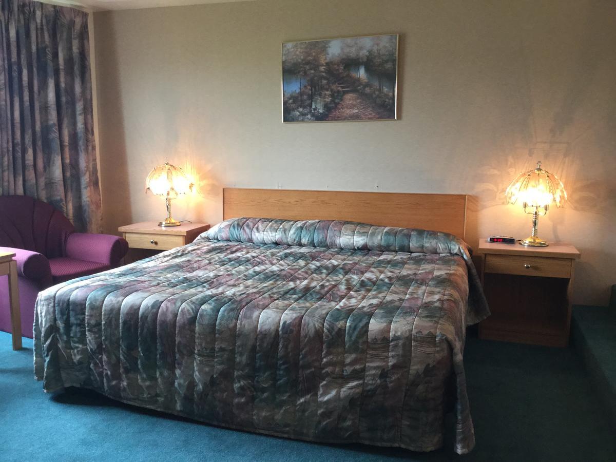 Western Budget Motel East Red Deer Exterior photo