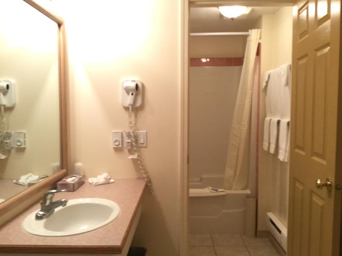 Western Budget Motel East Red Deer Exterior photo