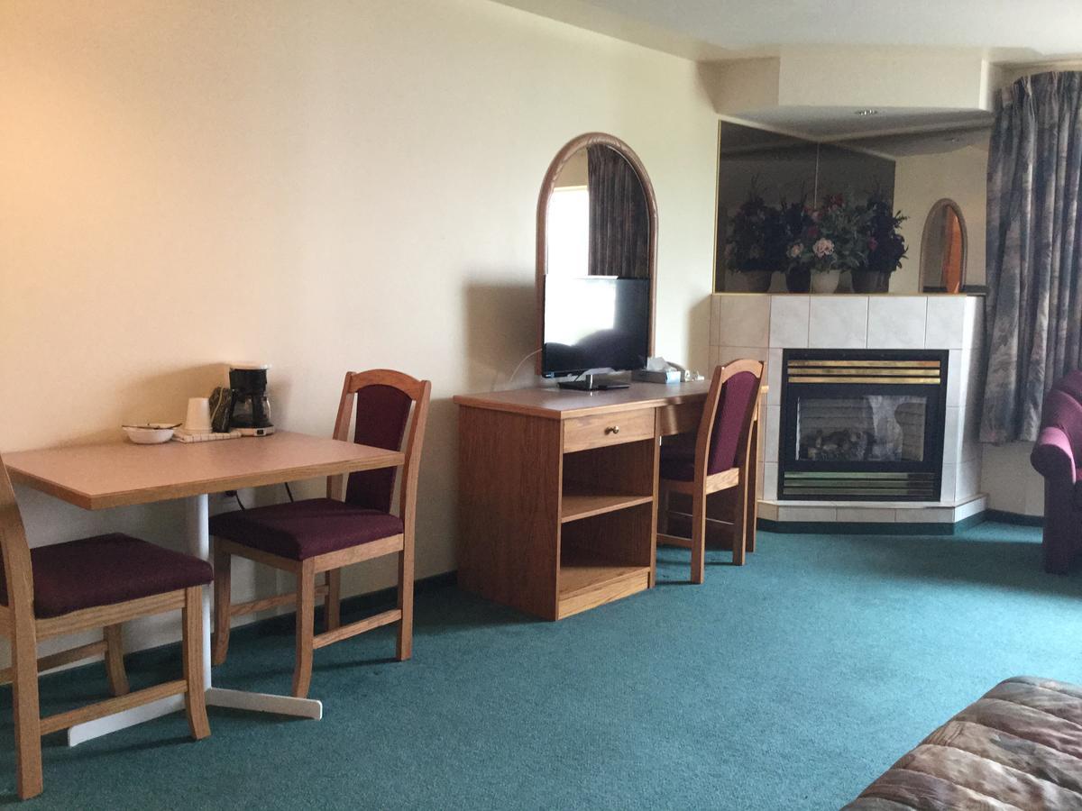 Western Budget Motel East Red Deer Exterior photo