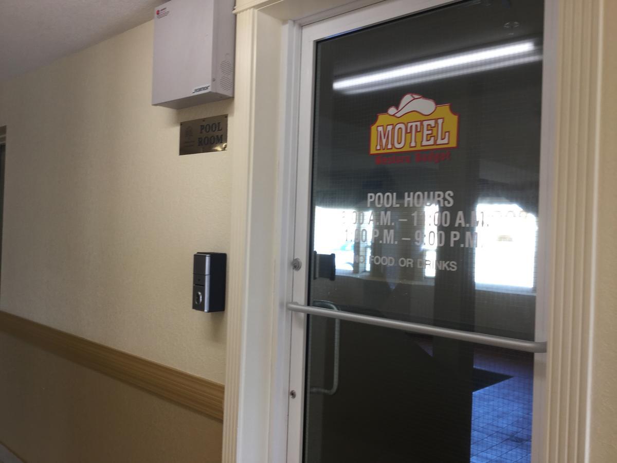 Western Budget Motel East Red Deer Exterior photo